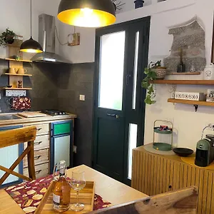  Apartment La Casetta Al Centro Di Italy